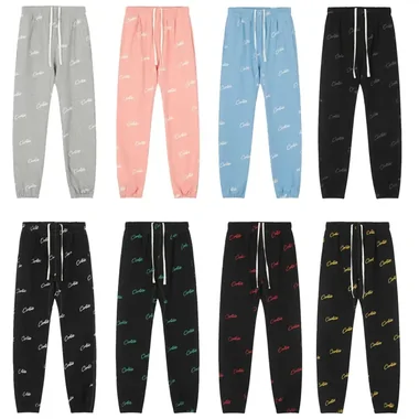 Pantaloni della tuta in diversi colori e modelli